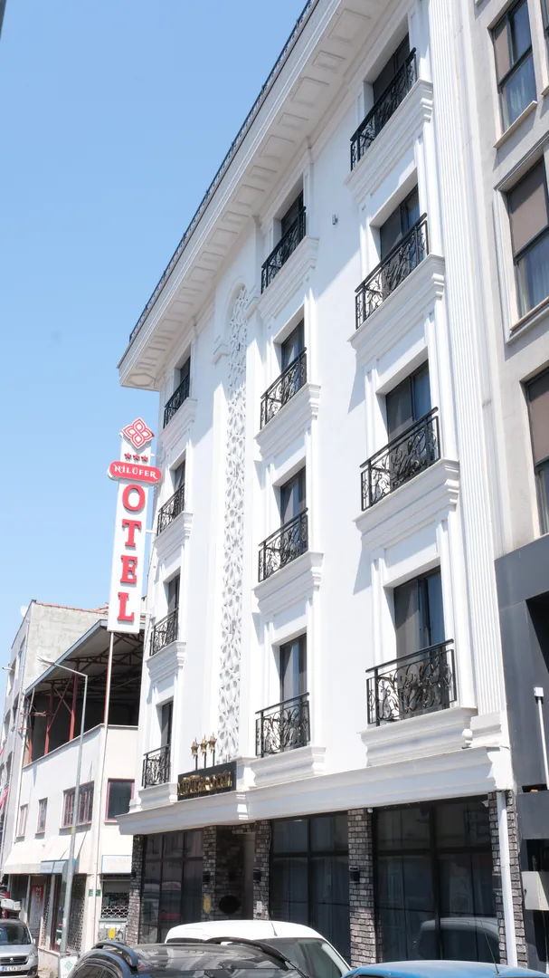 Nilüfer Otel dış cephesi ve giriş görünümü