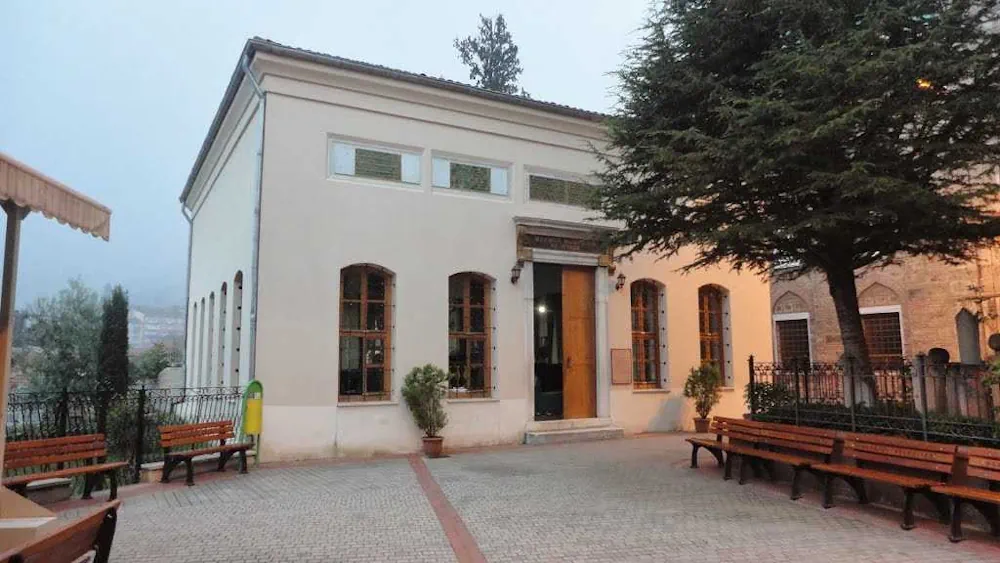 Üftade Hazretleri Türbesi ve Camii görünümü