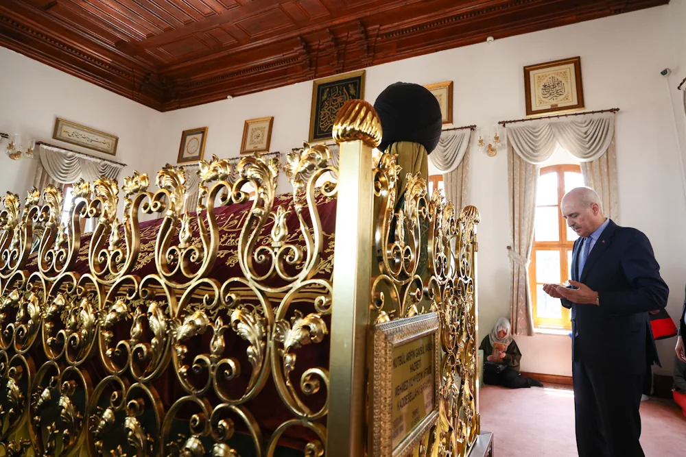 Üftade Hazretleri Türbesi ve Camii görünümü