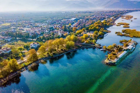 İznik Gölü ve Tarihi Kenti görünümü