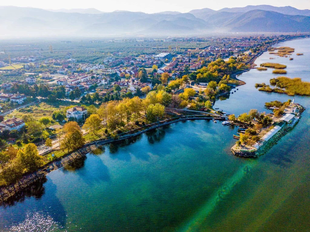 İznik Gölü ve Tarihi Kenti görünümü